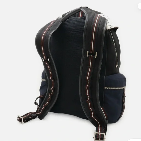 ✨Dior Black navy and White Backpack 100% authentic 
Men and women can both use - Picture 8 of 9